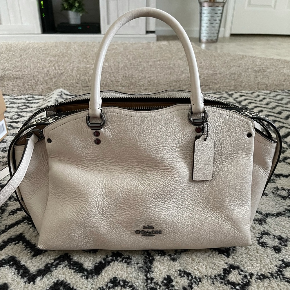 Coach shoulder/tote. Beautiful condition.
